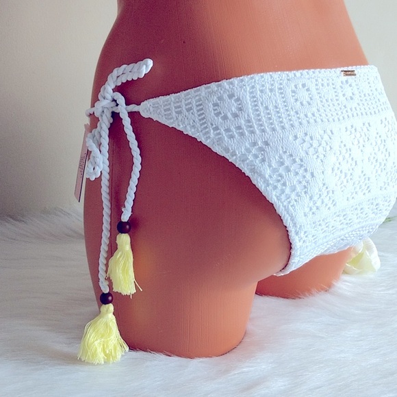 🌷VICTORIA'S SECRET BIKINI BOTTOM SIZE S,M,L. - Picture 4 of 6